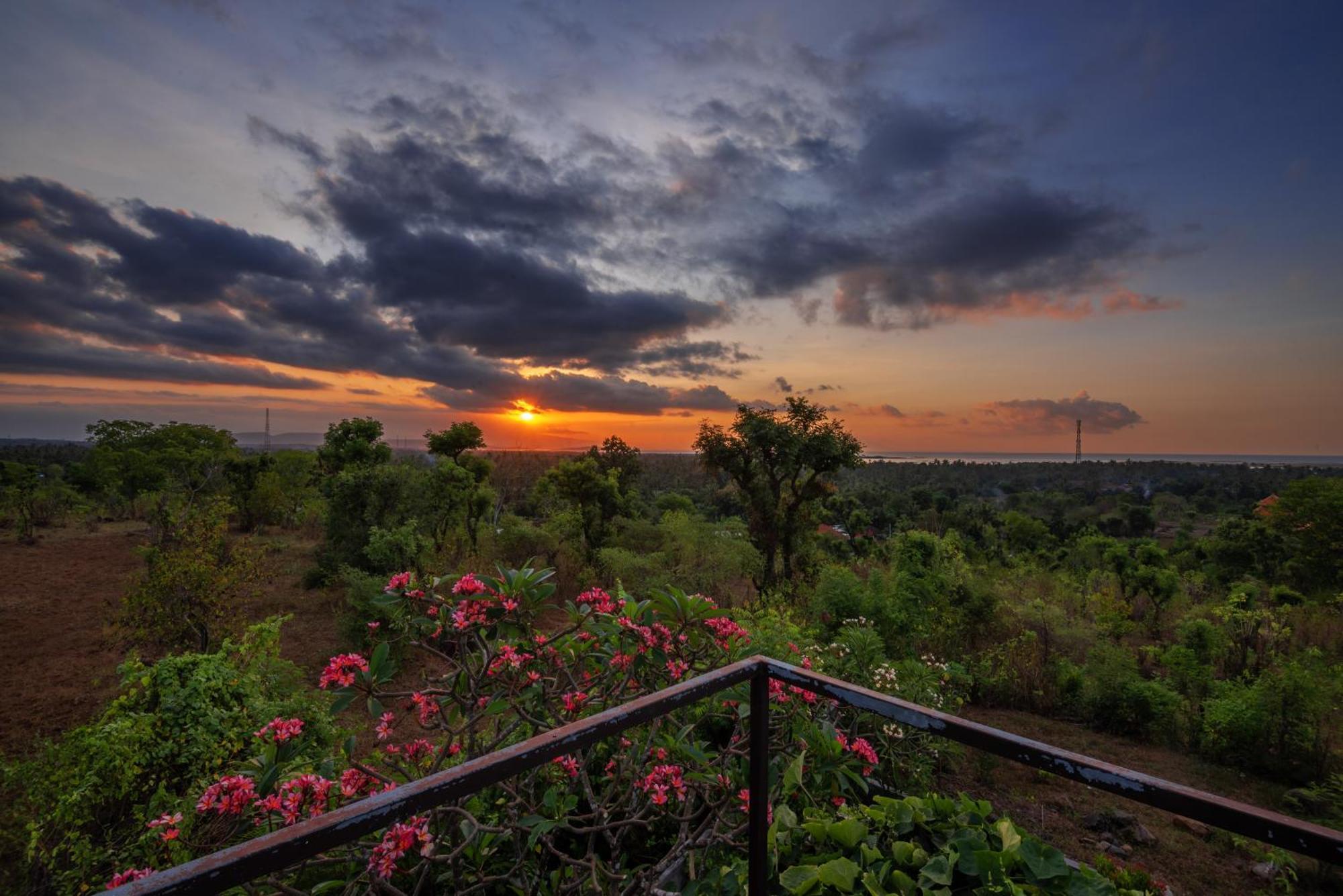 Villa Ambara Sumberkima Banyuwedang Luaran gambar